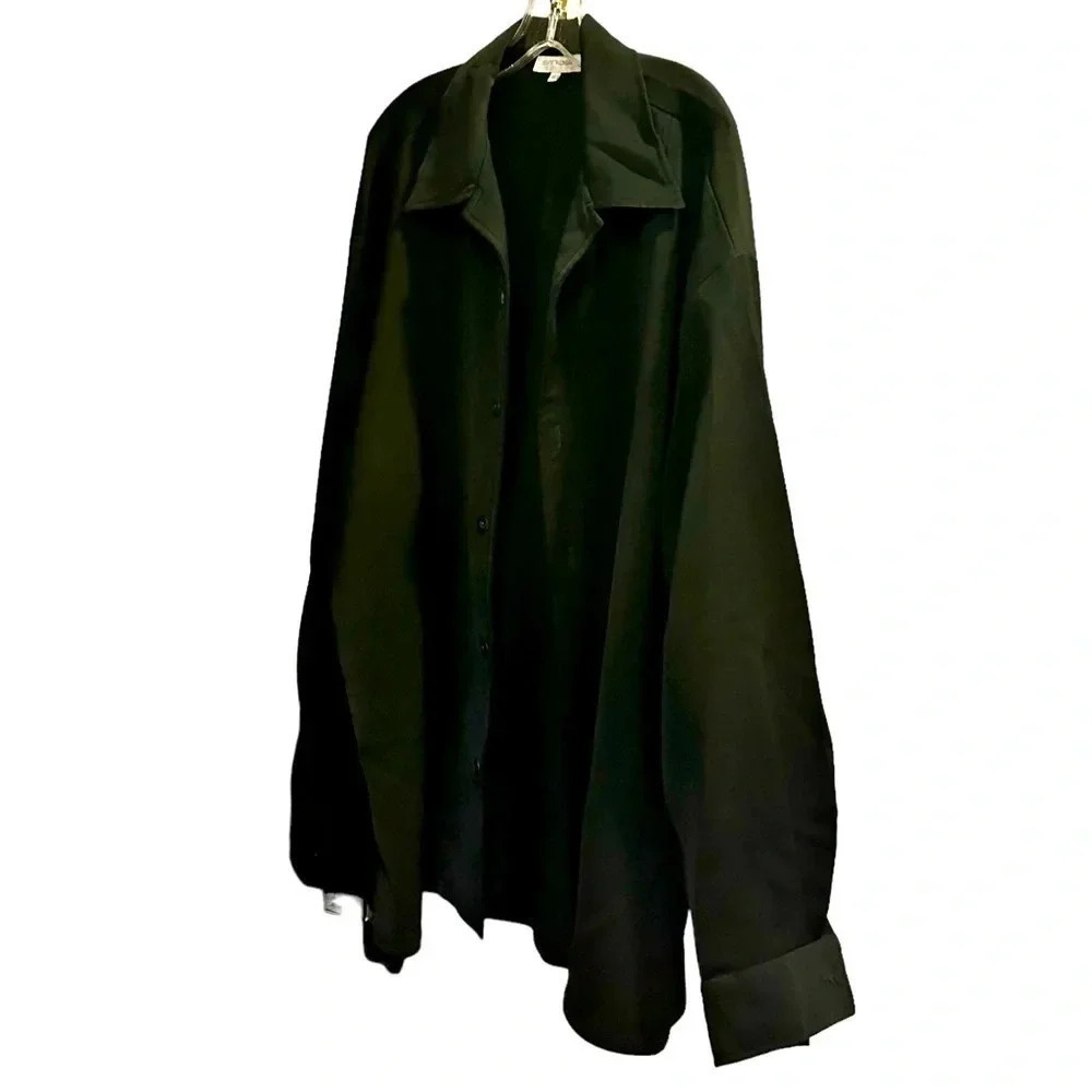 Men’s 2 Piece Leisure Suit. Black Pants  Matching Black Jacket. Stylish Easy